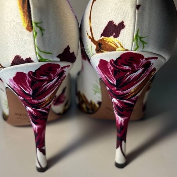 Palter DeLiso Floral Cream and Purple Heels with Elegant Design - Picture 9 of 11